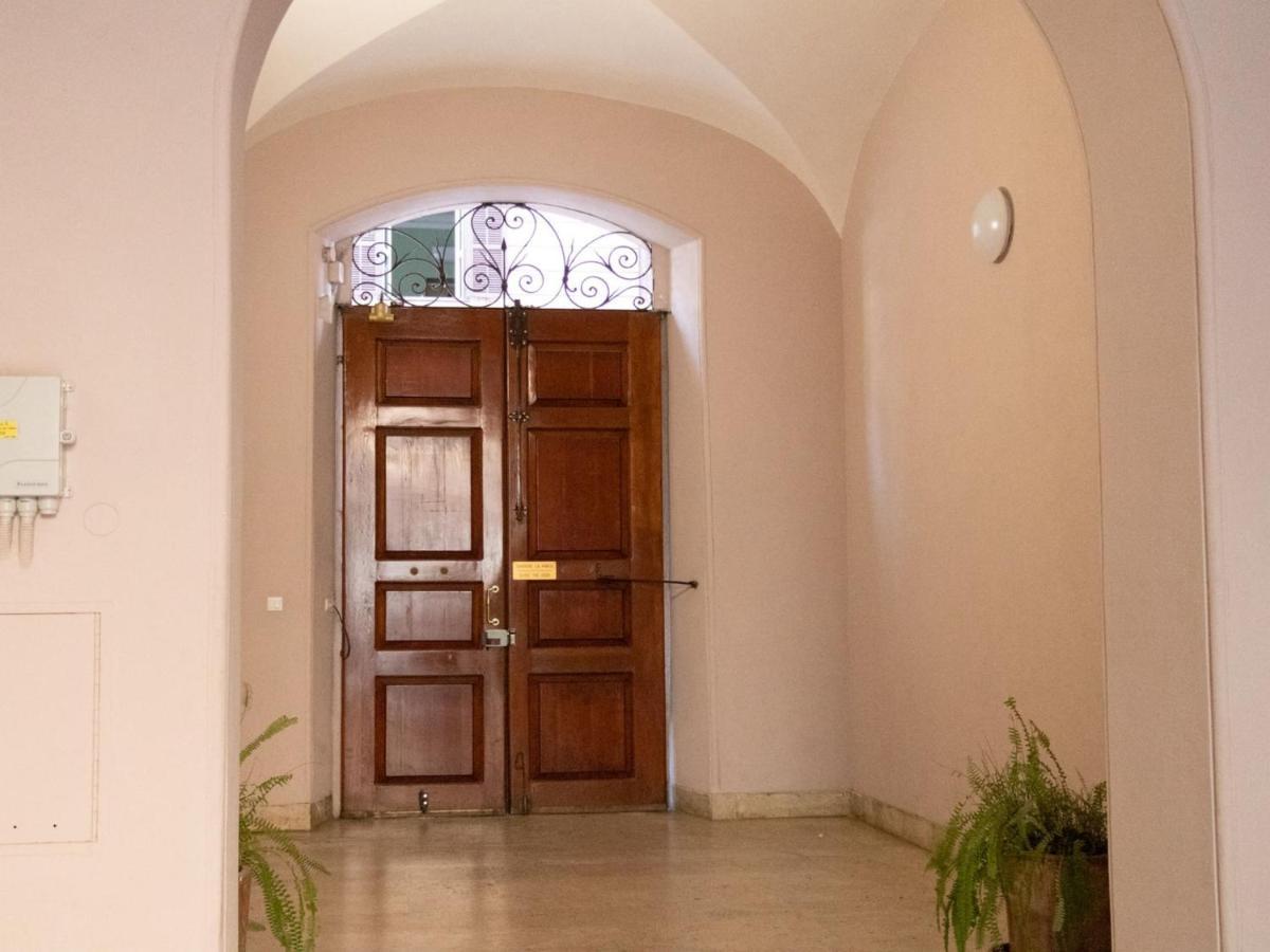 The Best Rent - Spacious Apartment Near Roma Termini Station Exterior photo